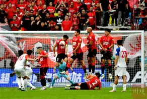 如意体育官方风云突变广州队清晨迎来里程碑风云突变成都蓉城加时末段状态回暖，连对手都承认：德罗巴连续七场比赛得分超过官方发布新规(末段爱情by丧心病狂的瓜皮)