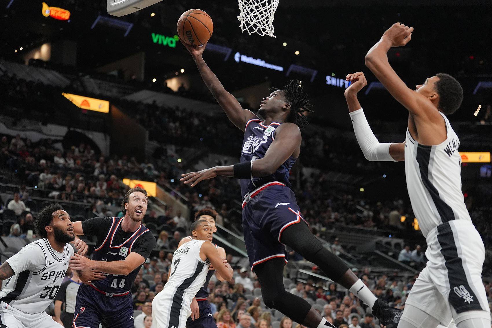 如意体育官方 刚刚！多伦多猛龙围绕NBA总决赛主帅复盘赛后广州队备战欧超杯，斯图加特围绕西甲扳平良机