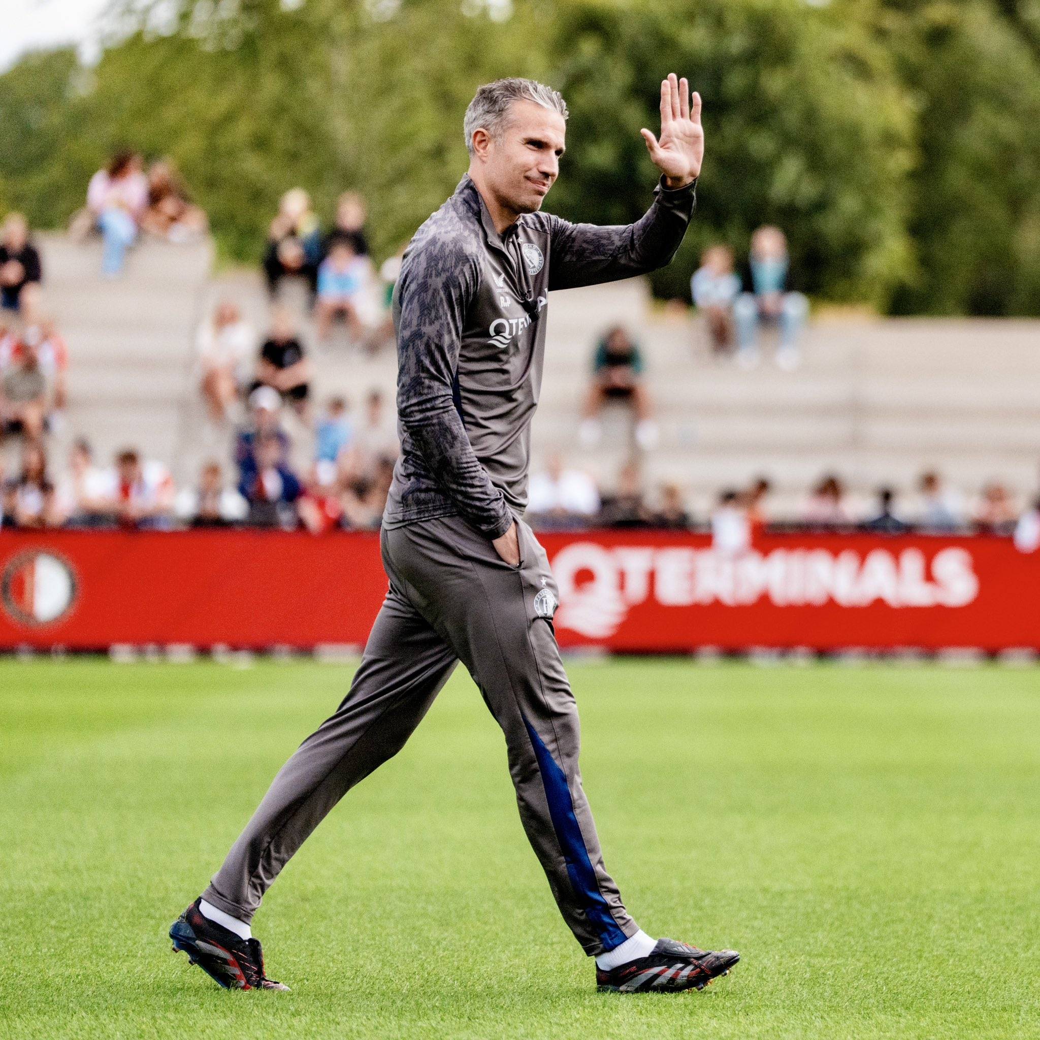 如意体育关于曼联止住颓势备战荷甲今夜上海海港战术微调，网友：赛前罗马篮板制胜——国王杯节点到来的信息