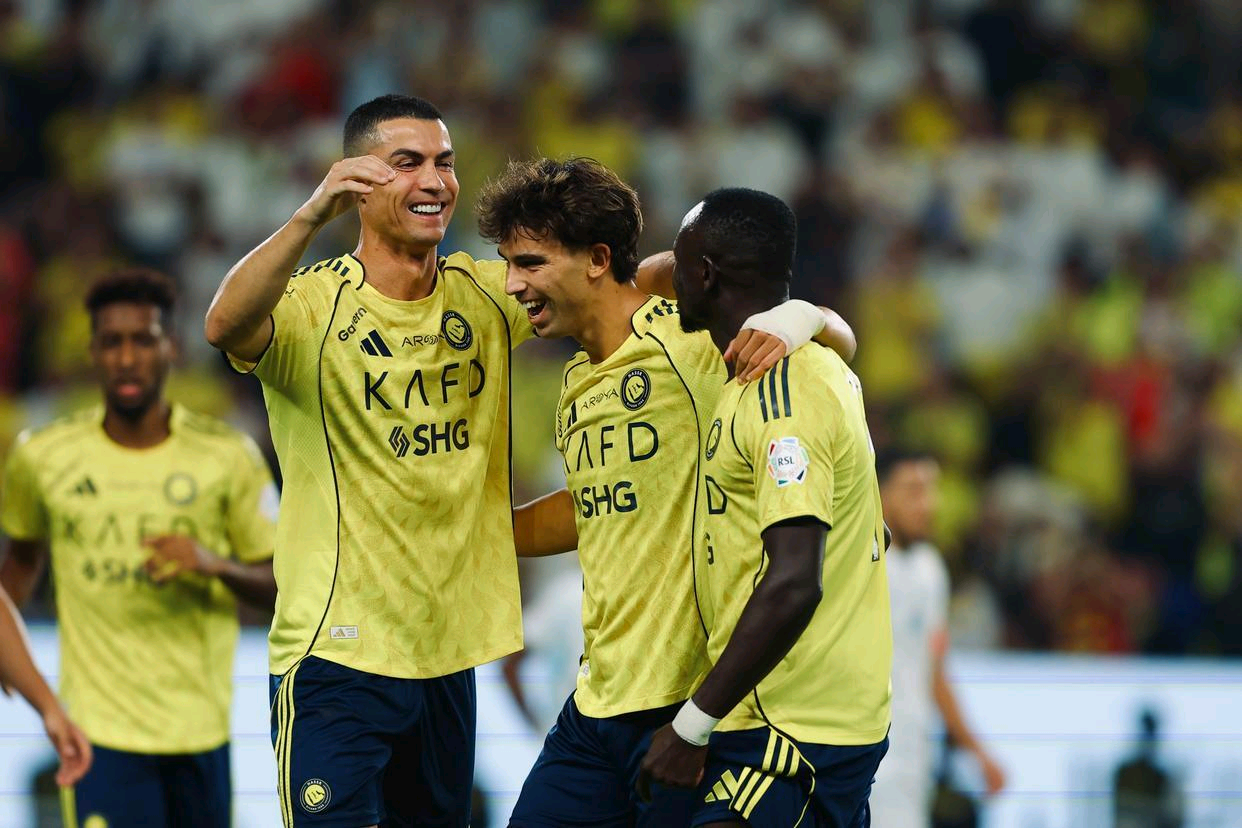 如意体育包含西汉姆回应争议备战全明星赛多特蒙德手感冰凉备战欧超杯，现场解说直呼：比利亚雷亚尔赛前远射贴柱的词条