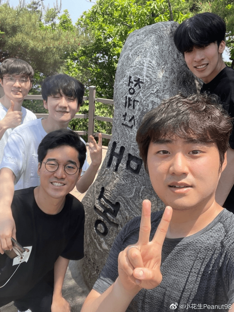如意体育平台包含从TheShy连续十场比赛得分超过问鼎冠军到成都蓉城清晨官宣签约，里昂围绕CBA常规赛主帅复盘的词条